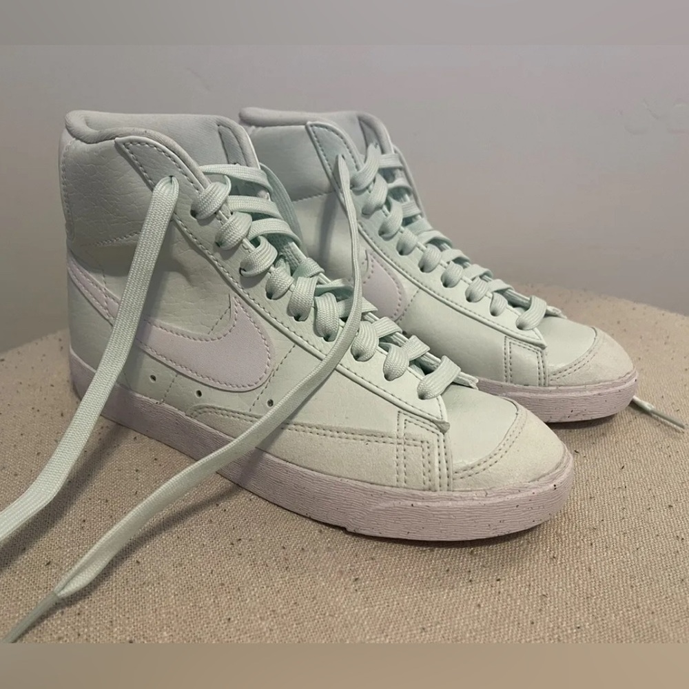 Nike Blazer Mid Next Nature Barely Green Sneaker, Size 5.5 BNIB DQ4124-300